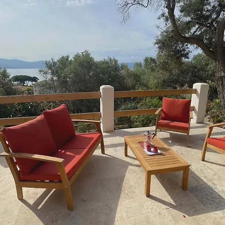 Venez Decouvrir Ce Petit Cocon Situe A Ajaccio Plage A Pied